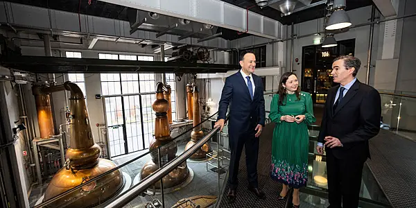 Tánaiste Visits Dublin's Roe & Co Distillery As Brewery And Distillery Visitor Centres Anticipate Stronger Summer