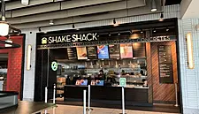 Shake Shack Fails To Shake Off Omicron Impact, Forecasts Dour Sales