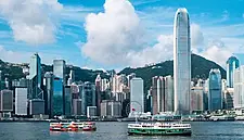 Hong Kong To Halve COVID Flight-Ban Penalty To Seven Days