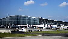 Heathrow Passport Queues Reached 2.5 Hours In July-Data
