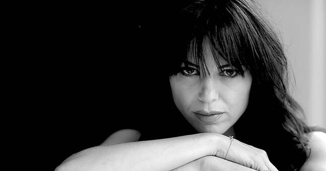 Imelda May's father Tony Clabby has passed away aged 91 - Vimarsana News