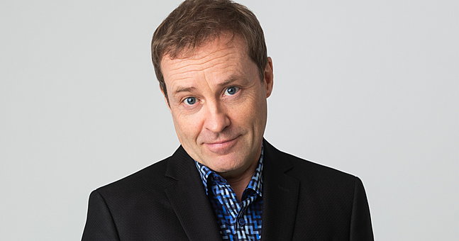 Ardal O'Hanlon to present his first ever show as Gaeilge - Vimarsana News