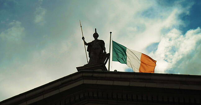 "The differences between the main political parties in Ireland have never been so difficult to identify" – The Hog - Vimarsana News