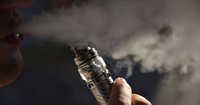 Sale of e-cigarettes to under 18's in Ireland to be banned by mid-July - Vimarsana News
