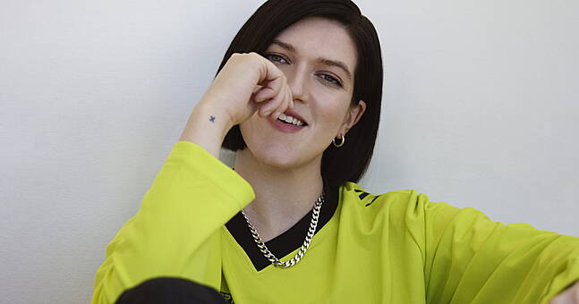The xx's Romy announces debut solo album - Vimarsana News
