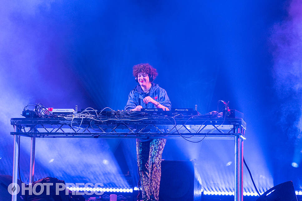 Annie Mac calls for a big Irish meet-up at Glastonbury on Saturday ...