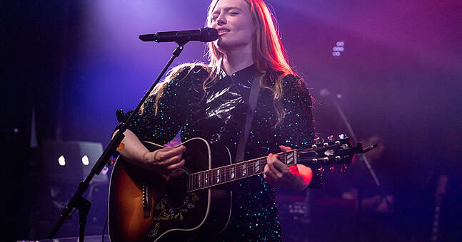 Freya Ridings announces new album Mother Of Pearl | Hotpress
