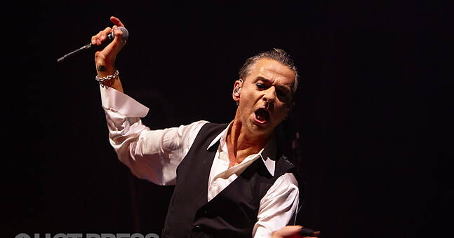 Depeche Mode at 3Arena (Photos) - Vimarsana News