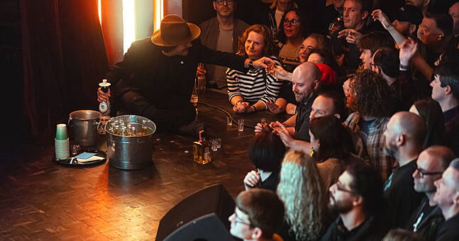 Hot Press Gets Up Close & Personal In London With Eddie Vedder - Vimarsana News