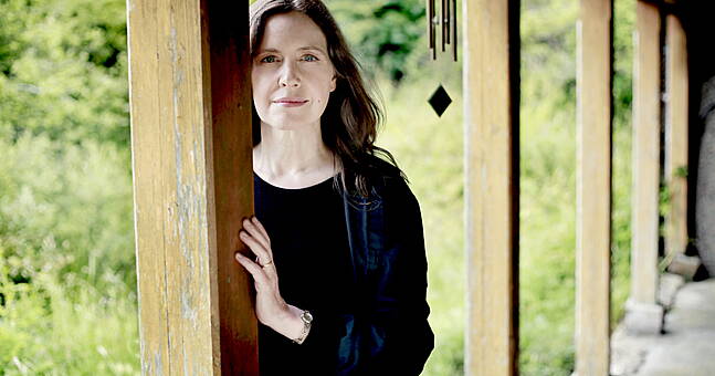 Sarah McQuaid announces Irish tour starting next month - Vimarsana News