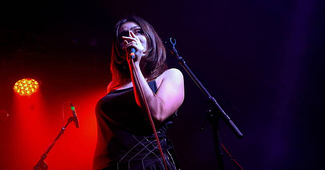Lucy McWilliams at the Grand Social (Photos) - Vimarsana News