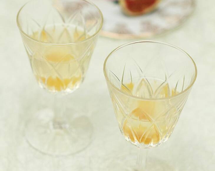 A Seasonal Soirée: Stem ginger fizz