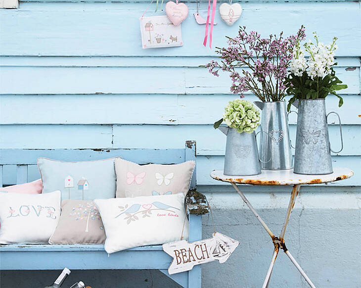 It's Summertime! Create your own alfresco living room
