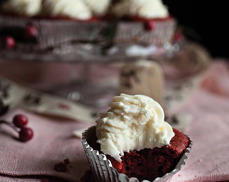 Sweet Treats: Sophie Kooks' Red Velvet Cupcakes