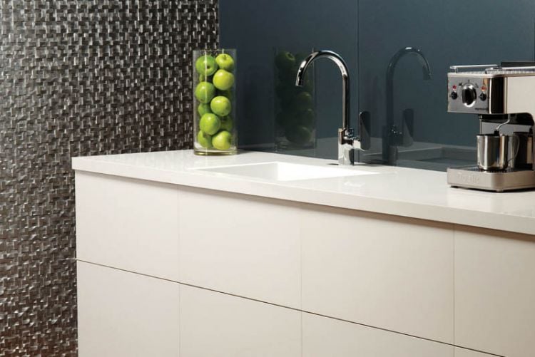 5 tile & glass splashbacks that make perfect kitchen complements