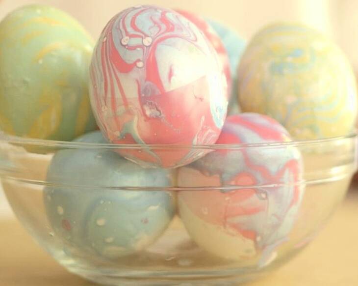 VIDEO: DIY Marble Easter Eggs