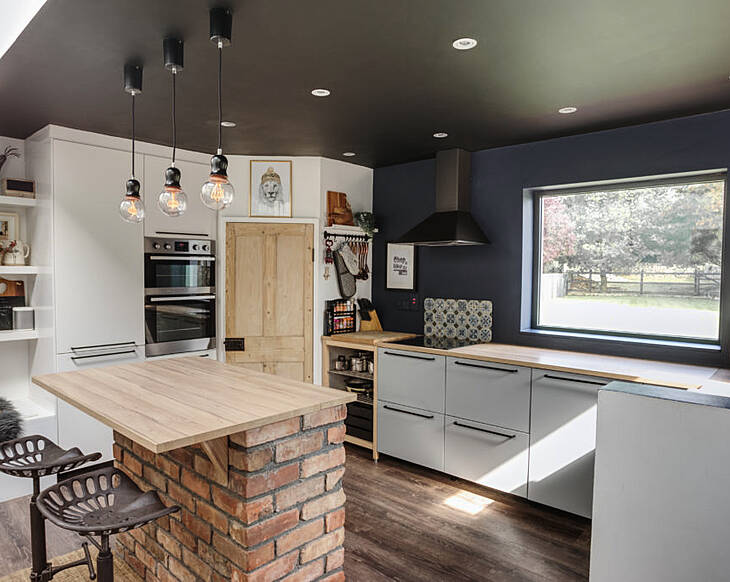 There was a familiar face on last night's Home of the Year