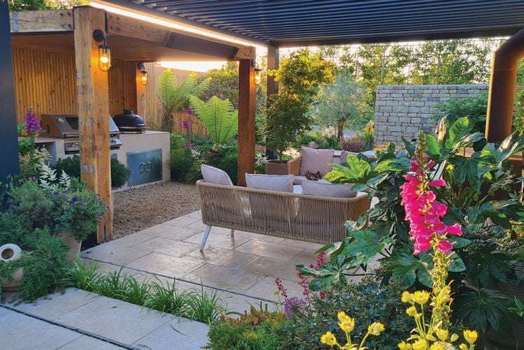 Garden renovation: outdoor kitchen-living-diner