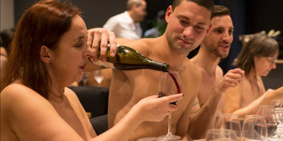 French nude restaurant to clos...
