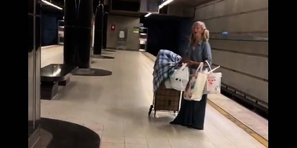 Homeless Woman Offered Recordi...