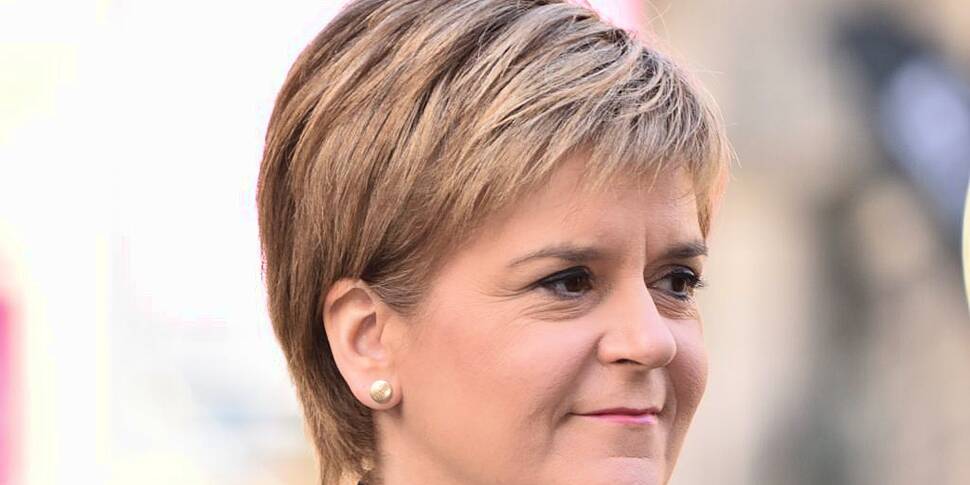 Nicola Sturgeon calls for Scot...