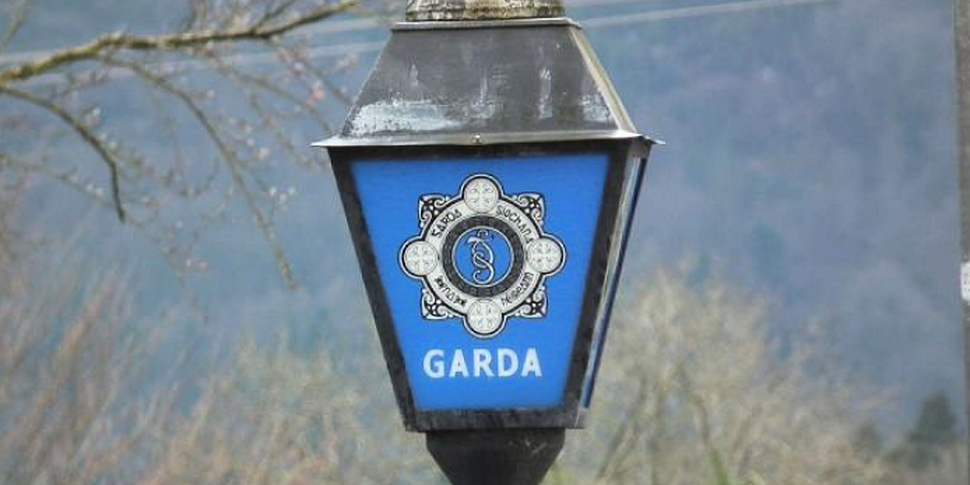 Gardaí warn of man allegedly c...