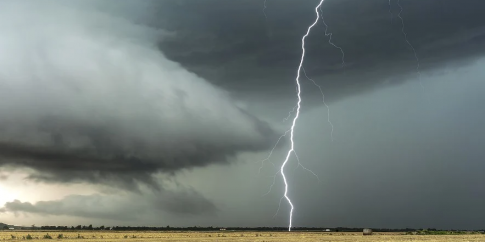 Met Éireann has issued thunder...