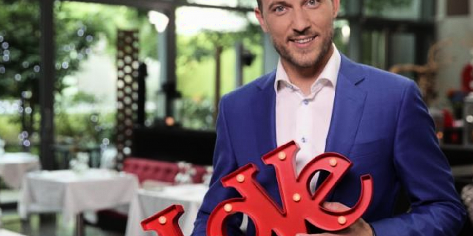 First Dates ban hugging and ki...