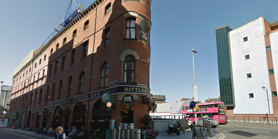 Belfast pub owner defends deci...