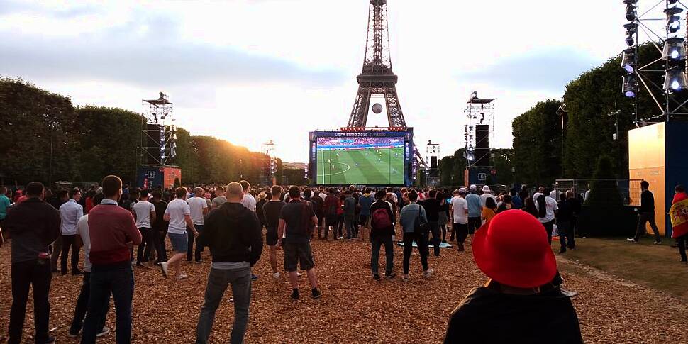 Calls for 'fan zones' to be se...