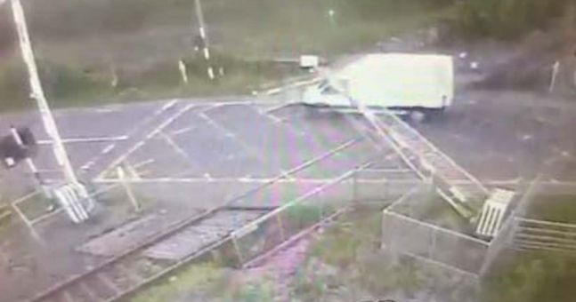 Watch The Shocking Moment A White Van Crashes Through A Level Crossing In Ireland The Irish Post