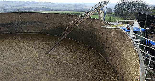 man-airlifted-to-hospital-after-falling-into-slurry-tank-the-irish-post