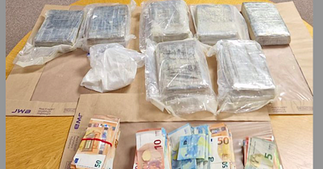 Cocaine worth €525k and €30k cash seized as property raided in Dublin ...