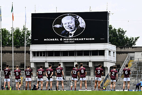 Micheál Ó Muircheartaigh hailed as 'grandfather' to the nation as he is laid to rest