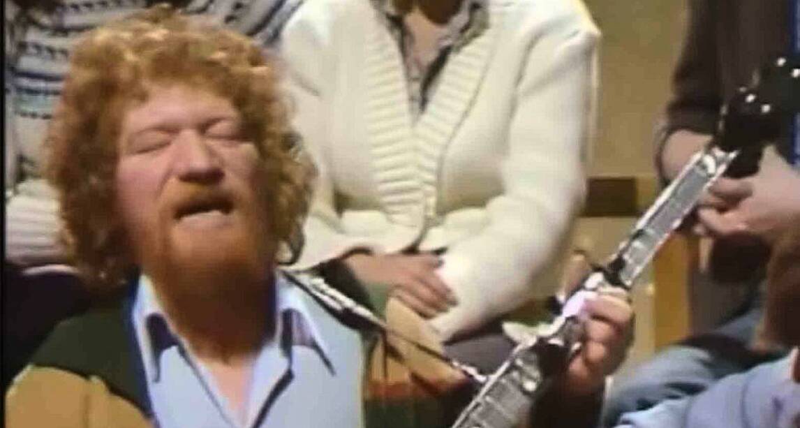 Legendary Irish singer Luke Kelly to be honoured with statue in Dublin