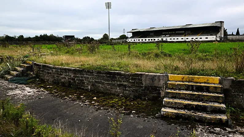 "Tógfar Páirc Mhic Easmainn"