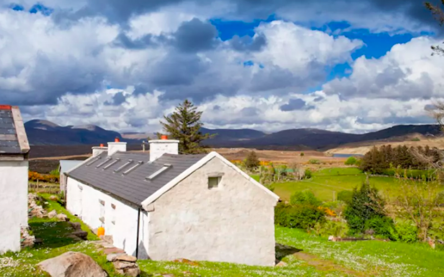 You Can Rent The Cutest Little Cottage In Ireland For Just 55 A