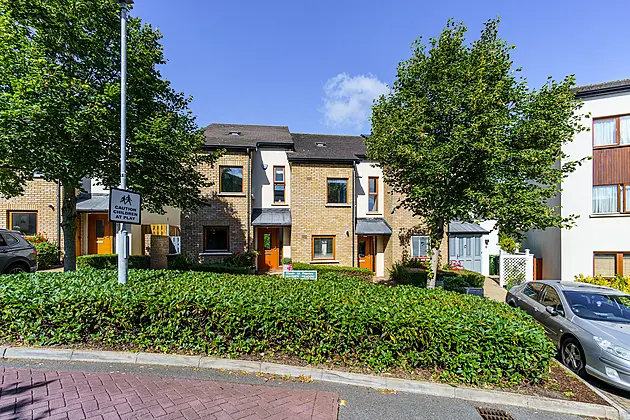 8 Hunters Meadow, Hunterswood, Ballycullen, Dublin 24