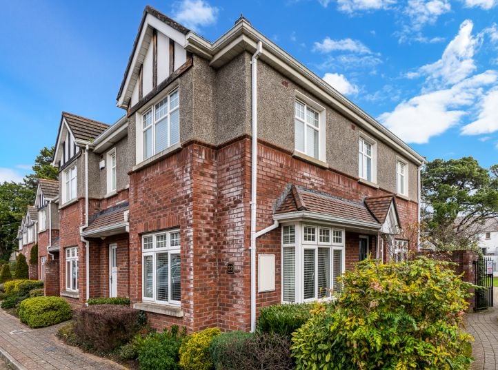 22 Castle Grove, Kilgobbin Wood, Sandyford, Dublin 18