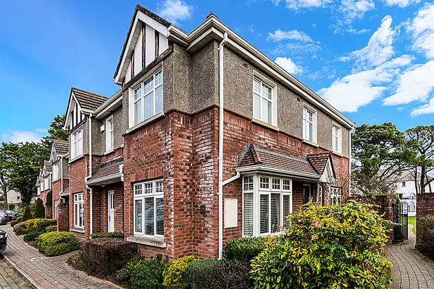 22 Castle Grove, Kilgobbin Wood, Sandyford, Dublin 18