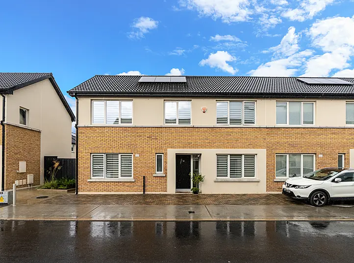 12 Larkfield View, Clay Farm, Leopardstown, Dublin 18