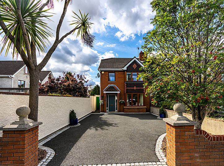 1 Glencairn Drive, The Gallops, Leopardstown, Dublin