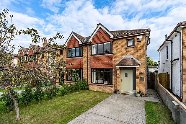 10 Glenbourne Way, Leopardstown, D18 V2W5