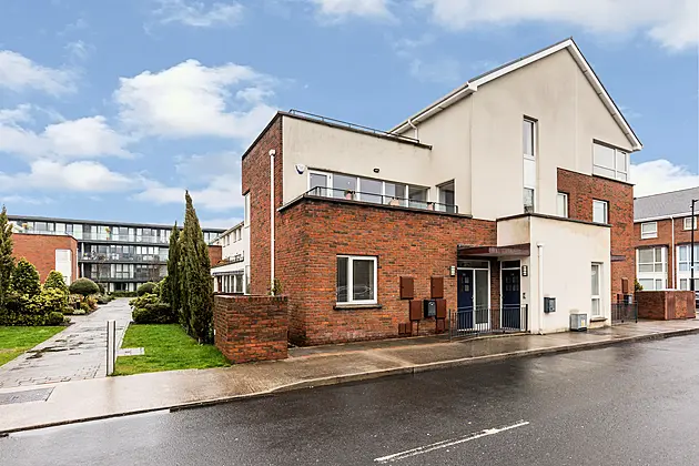 35 Levmoss Avenue, The Gallops, Leopardstown, Dublin 18