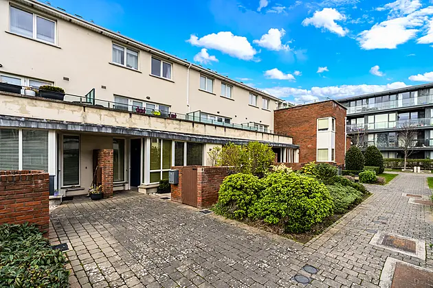 11 Levmoss Avenue, The Gallops, Leopardstown, Dublin