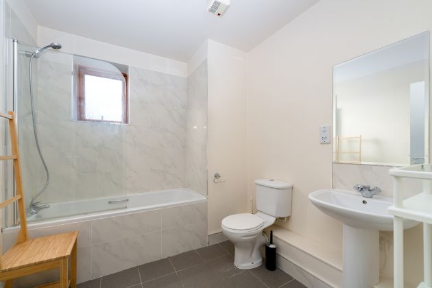 Apt 33 Carmanhall Court, Sandyford, D18 XW02