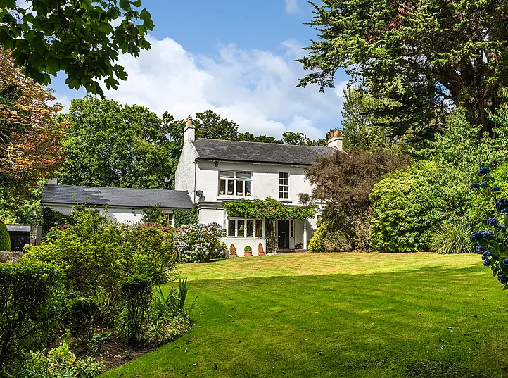 "Larkfield", Balure Lane, Church Road, Killiney, A96 E928