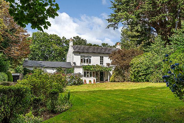 "Larkfield", Balure Lane, Church Road, Killiney, A96 E928