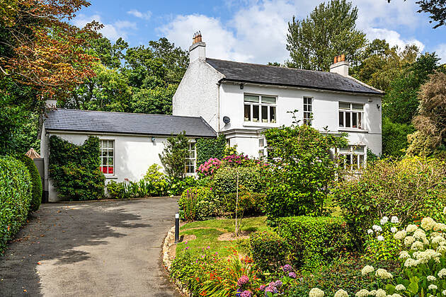 "Larkfield", Balure Lane, Church Road, Killiney, A96 E928