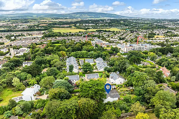 "Larkfield", Balure Lane, Church Road, Killiney, A96 E928